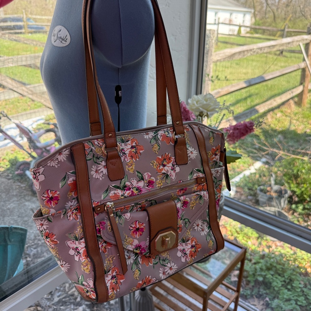 Rosetti floral print shoulder bag with a gray base and a brown strap - Picture 9 of 9